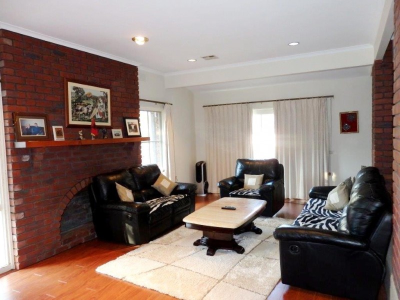 6 BRENTLY CLOSE, Narre Warren North VIC 3804