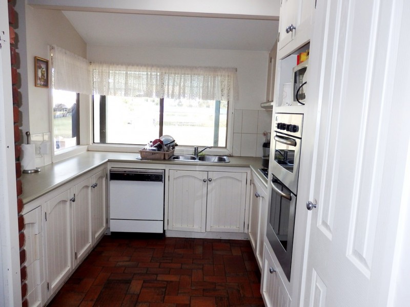 6 BRENTLY CLOSE, Narre Warren North VIC 3804