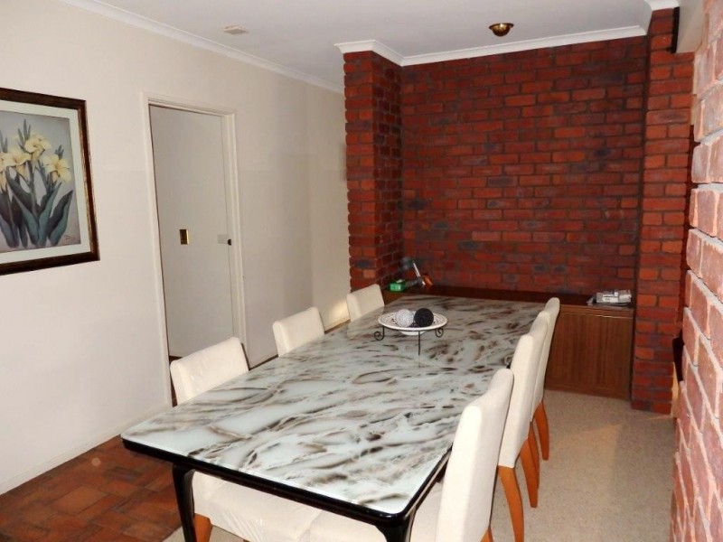 6 BRENTLY CLOSE, Narre Warren North VIC 3804