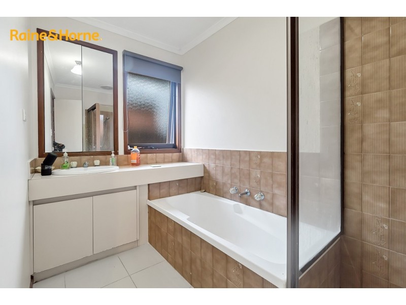 101 MANSFIELD STREET, Berwick VIC 3806