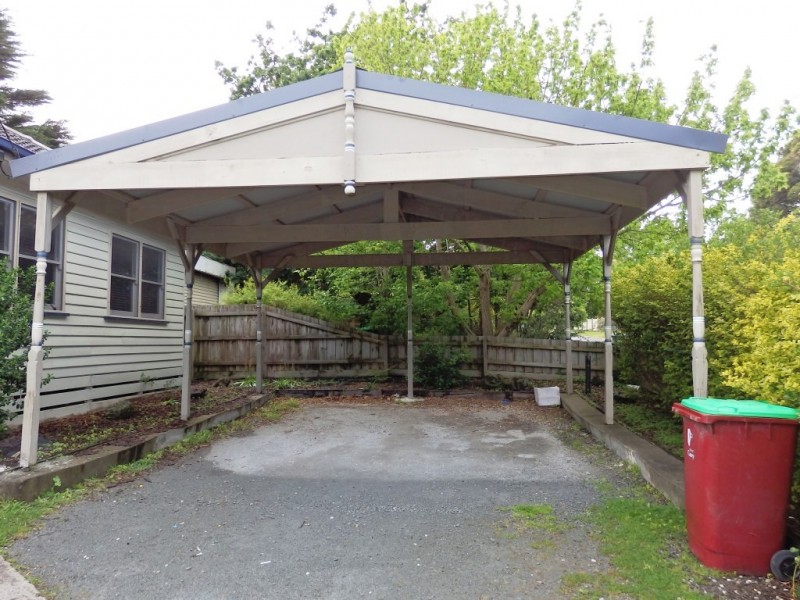 8 ALEXANDER STREET, Hallam VIC 3803