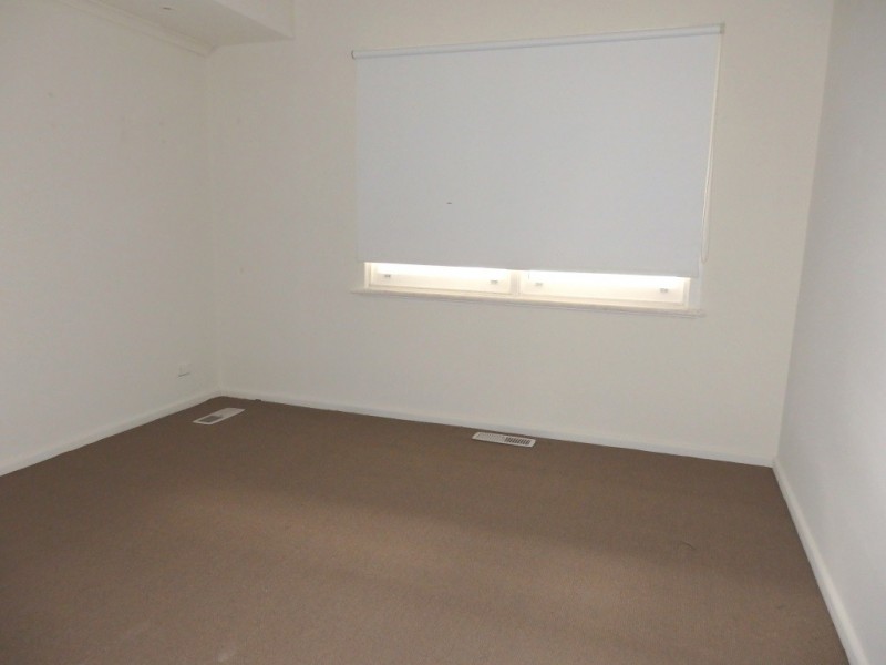 8 ALEXANDER STREET, Hallam VIC 3803