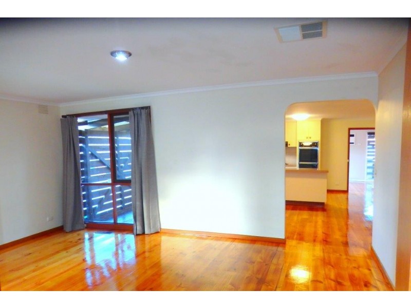 6 ARCADIA AVENUE, Hallam VIC 3803