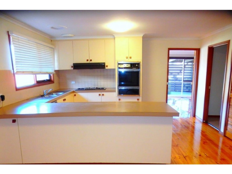 6 ARCADIA AVENUE, Hallam VIC 3803