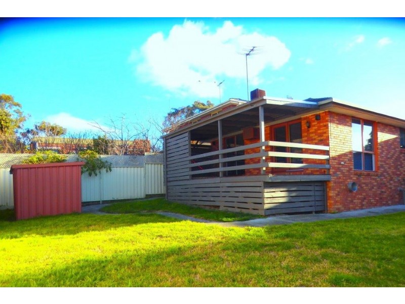 6 ARCADIA AVENUE, Hallam VIC 3803