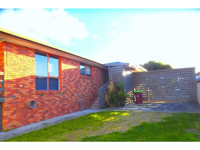 6 ARCADIA AVENUE, Hallam VIC 3803