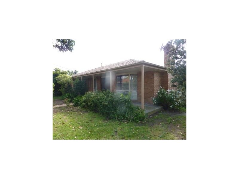 16 Regal Avenue, Hallam VIC 3803