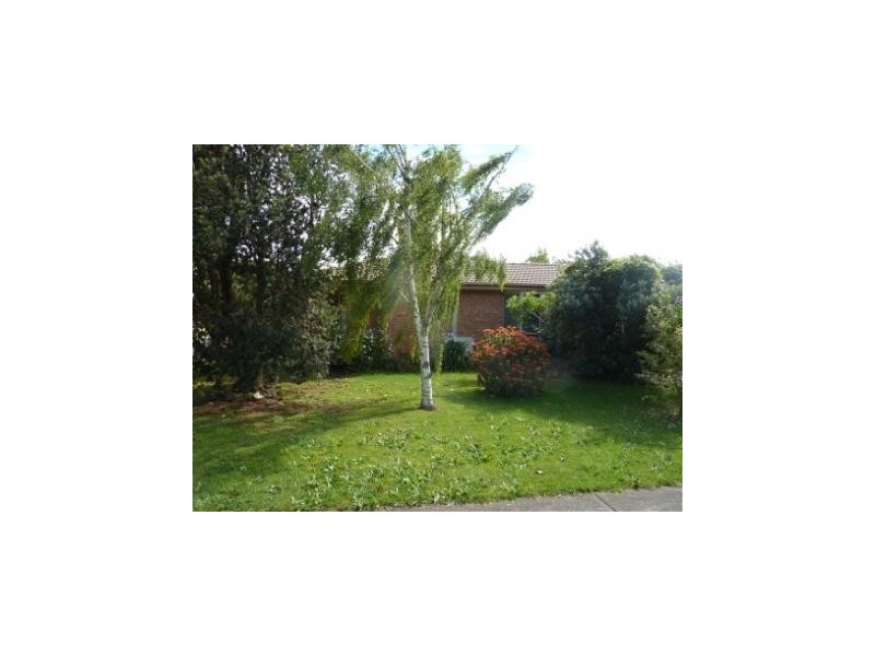 16 Regal Avenue, Hallam VIC 3803