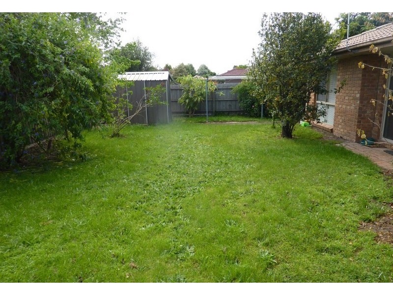 16 Regal Avenue, Hallam VIC 3803