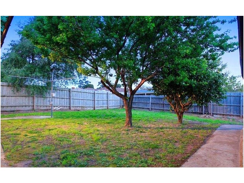 12 The Grange, Hampton Park VIC 3976