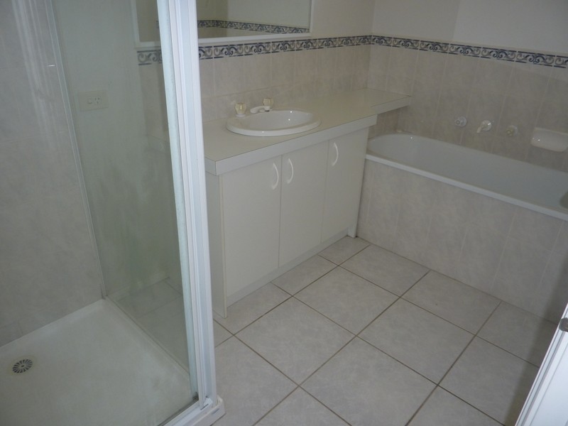 39 Hutchinson Drive, Lynbrook VIC 3975