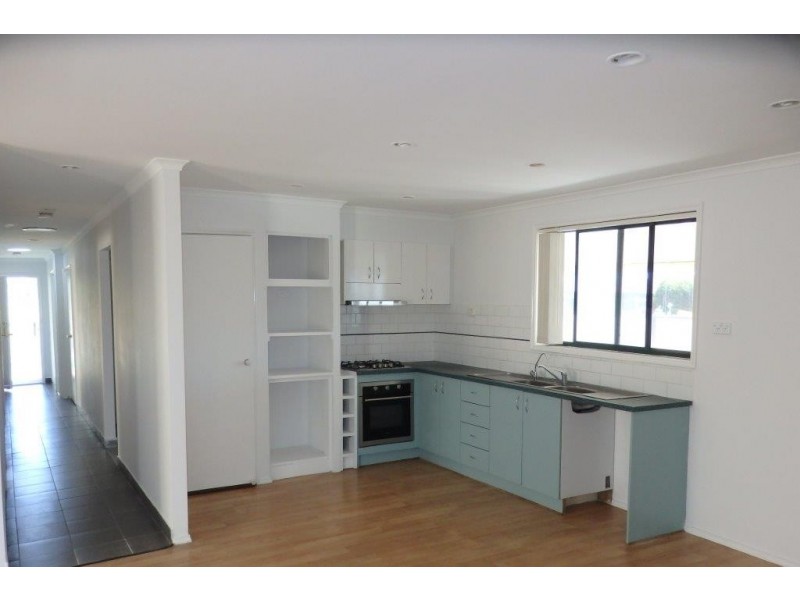 2 Redwood Avenue, Hampton Park VIC 3976