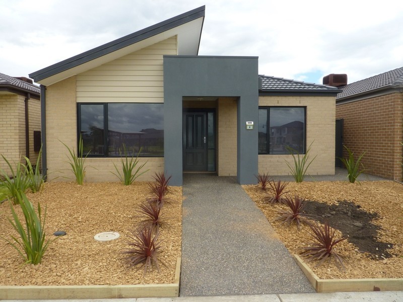 4 Agathis Alley, Cranbourne North VIC 3977
