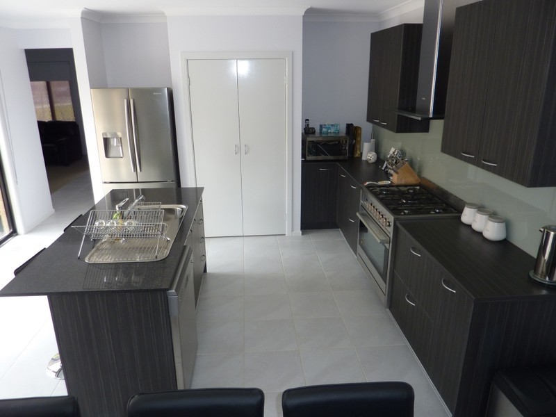 4 Agathis Alley, Cranbourne North VIC 3977