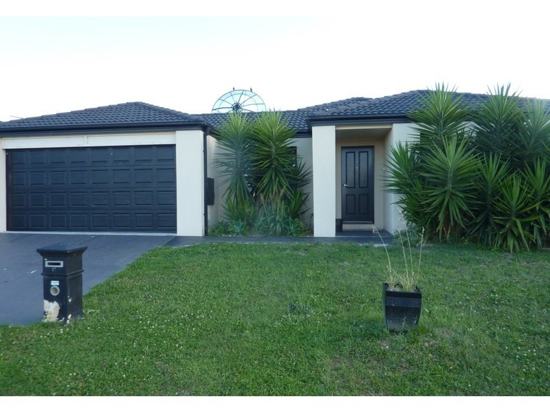 13 Barnby Grove, Cranbourne East VIC 3977