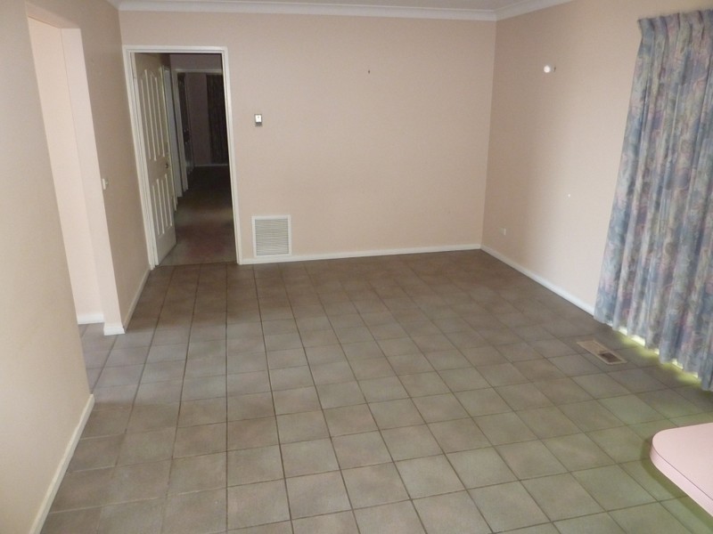 27 Glenburn Drive, Hallam VIC 3803