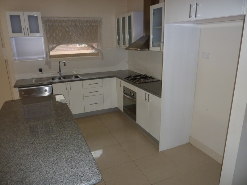 2/89 Frawley Road, Hallam VIC 3803