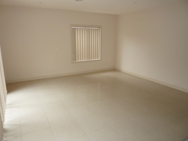 2/89 Frawley Road, Hallam VIC 3803