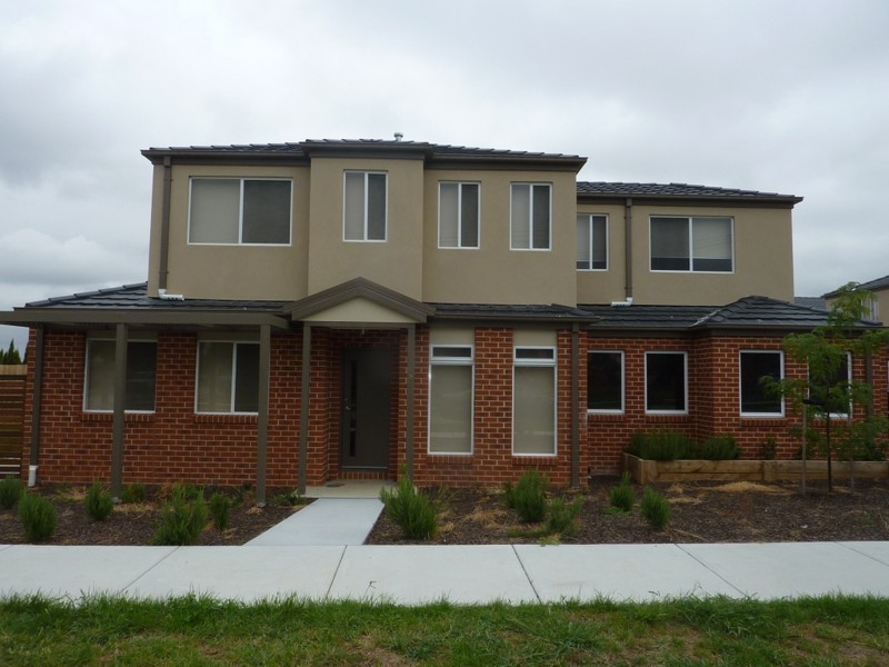 2/4 Young Road, Hallam VIC 3803