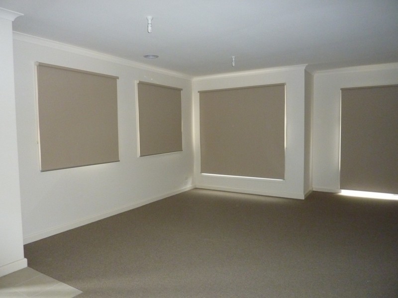 2/4 Young Road, Hallam VIC 3803