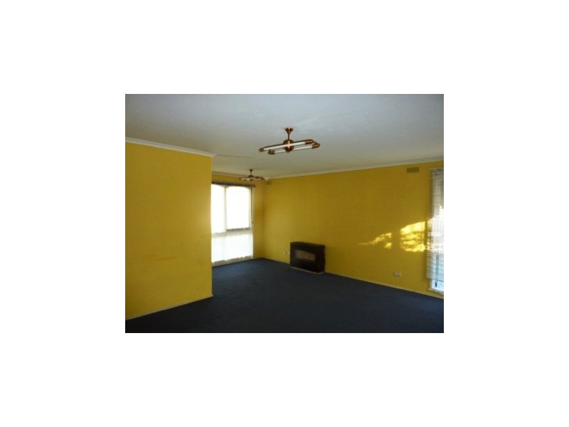 6 Sinclair Court, Hampton Park VIC 3976