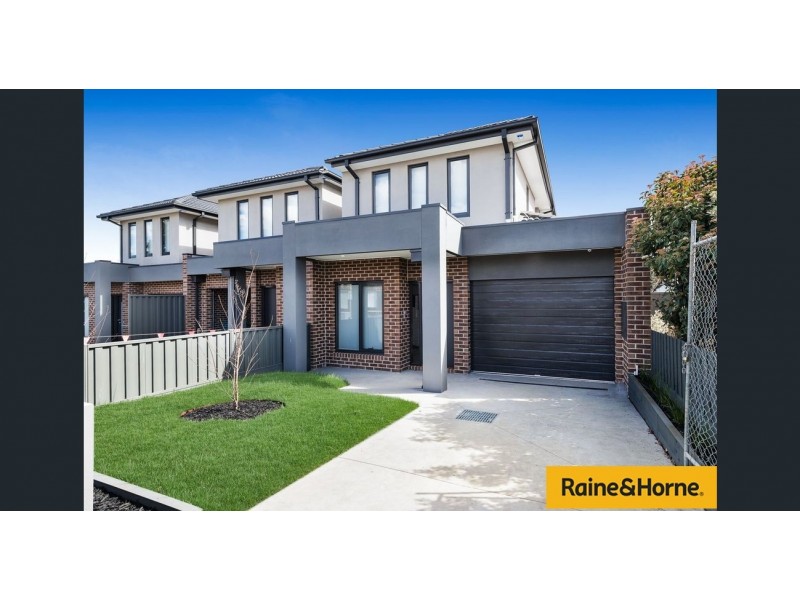 17B PRINCES DOMAIN DRIVE, Hallam VIC 3803