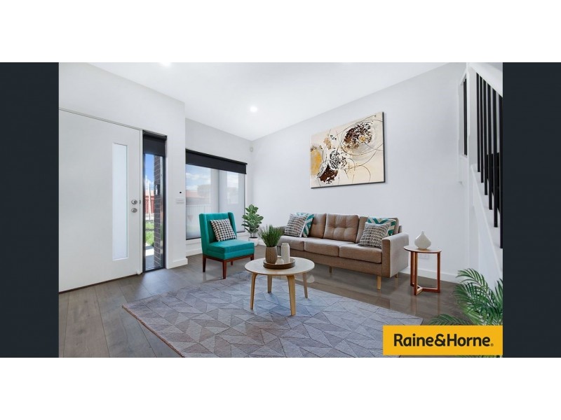 17B PRINCES DOMAIN DRIVE, Hallam VIC 3803