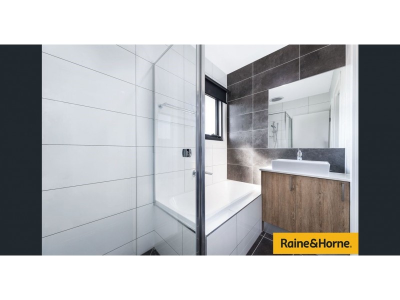 17B PRINCES DOMAIN DRIVE, Hallam VIC 3803