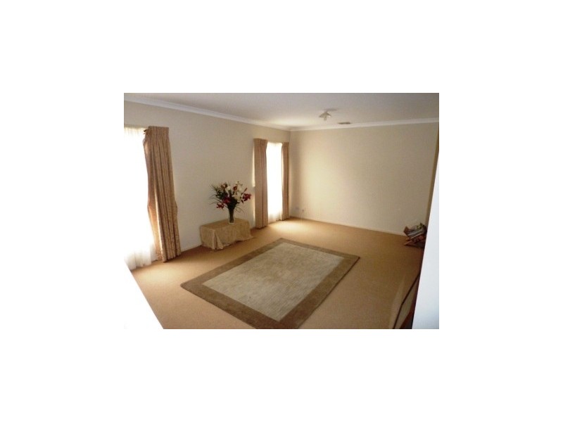 49 Tuileries Rise, Narre Warren South VIC 3805