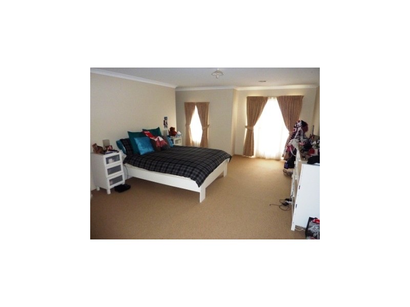 49 Tuileries Rise, Narre Warren South VIC 3805