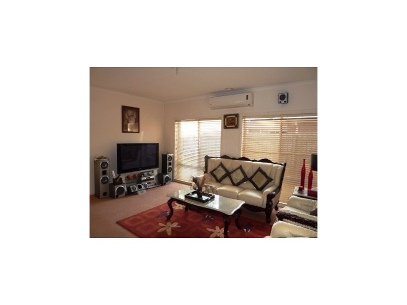 13 Rowcroft Avenue, Lynbrook VIC 3975