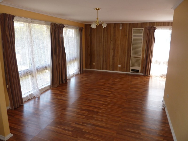 2 DULNAIN CLOSE, Hampton Park VIC 3976