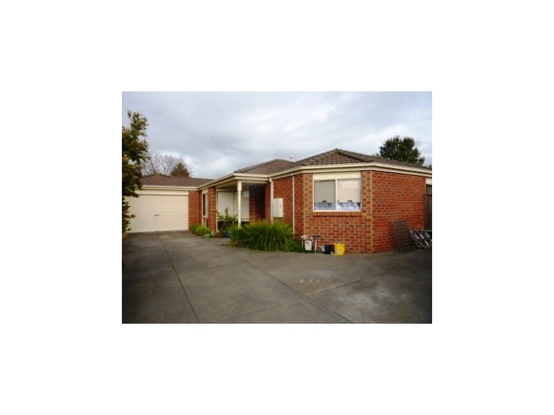 2/54 Ivan Crescent, Hampton Park VIC 3976