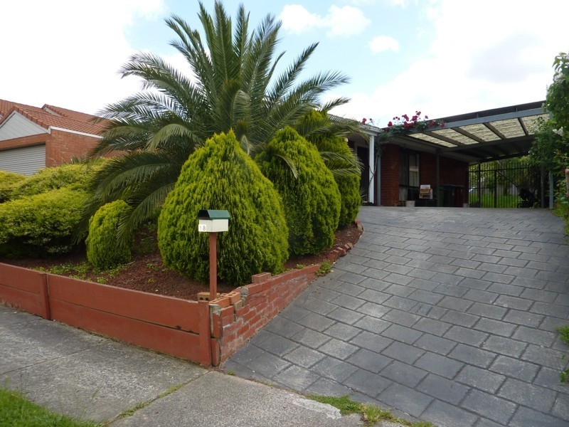 18 Temby Close, Endeavour Hills VIC 3802