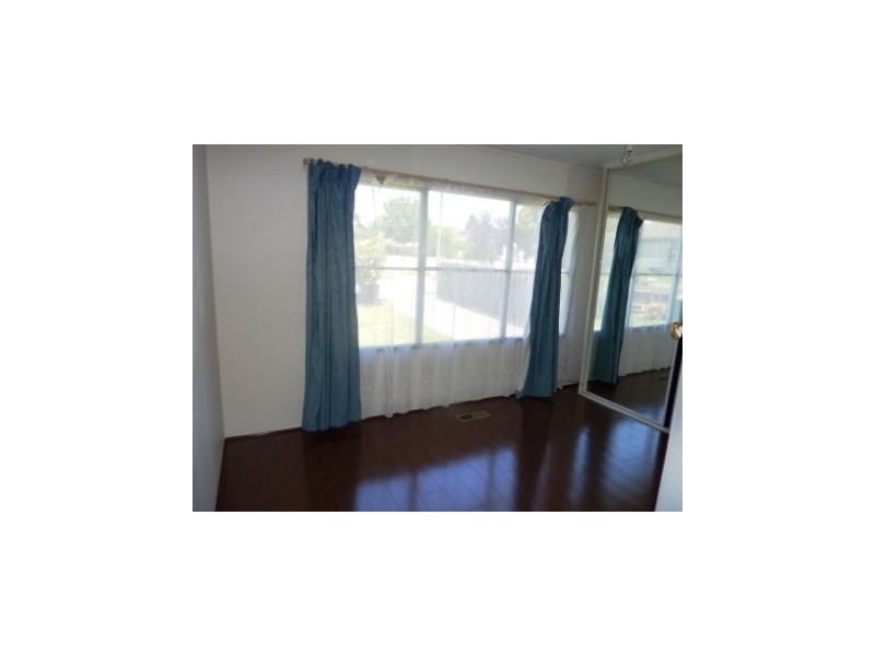 1/1 Rain Court, Doveton VIC 3177