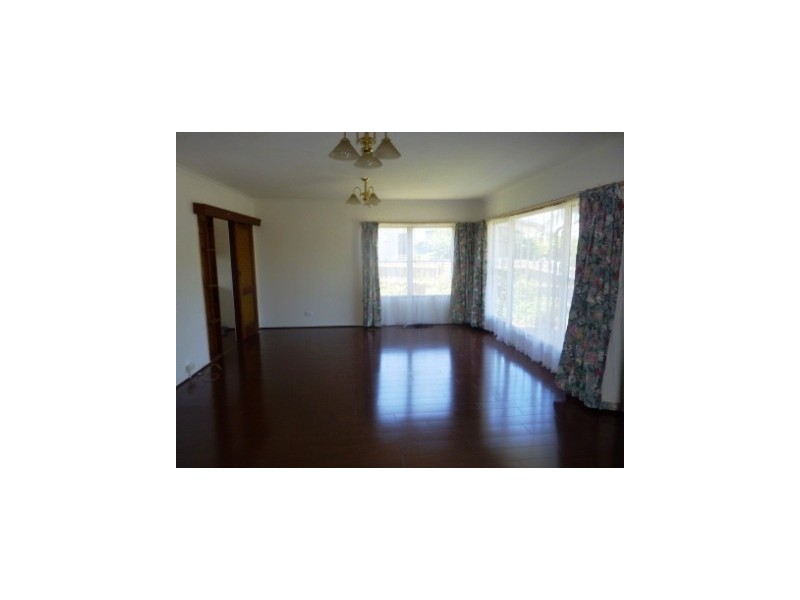 1/1 Rain Court, Doveton VIC 3177