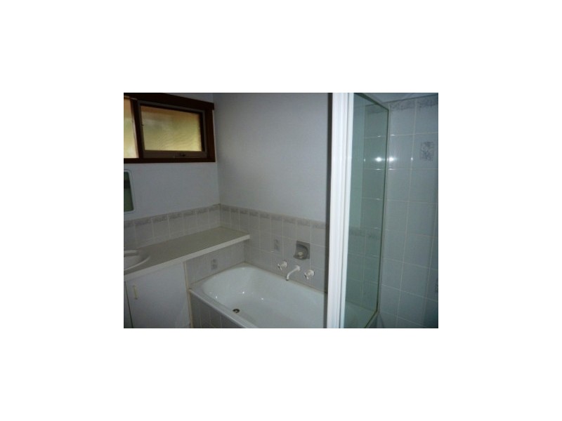 4 Tara Court, Hallam VIC 3803