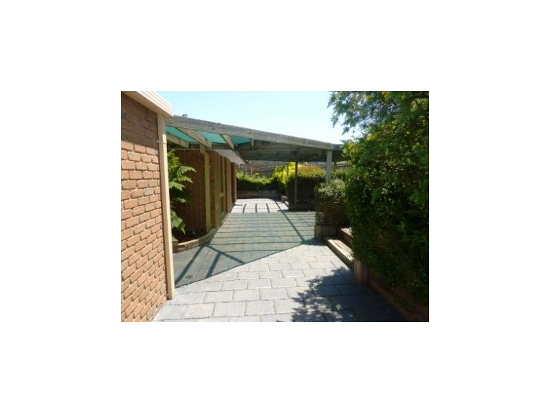 6 George Chudleigh Drive, Hallam VIC 3803