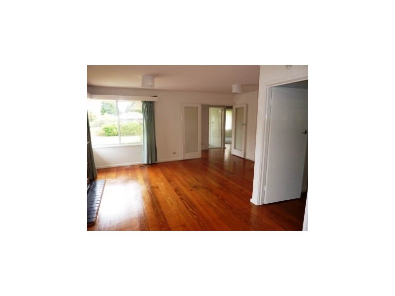 4 Regal Ave, Hallam VIC 3803