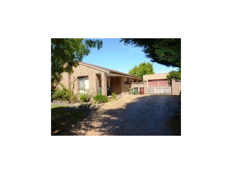 11 Nattle Drive, Hallam VIC 3803