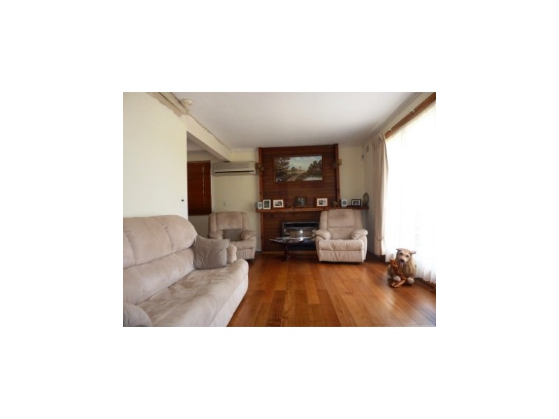 15 Princes Domain Drive, Hallam VIC 3803
