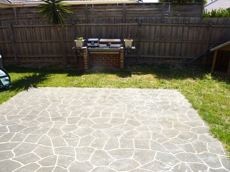 2 Rebecca Mac Court, Hallam VIC 3803