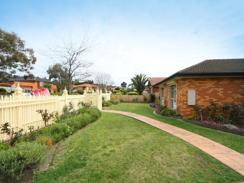 22 Hinrichsen Drive, Hallam VIC 3803