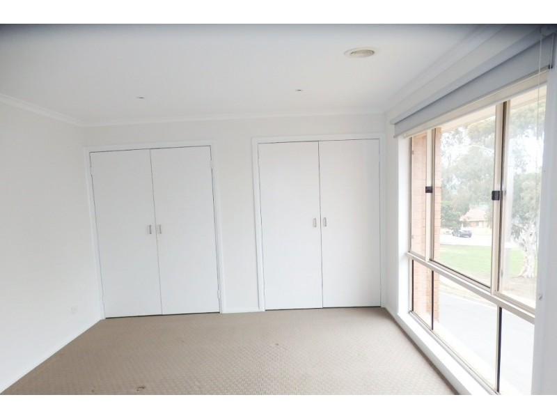 4 MARSHALL PLACE, Hallam VIC 3803