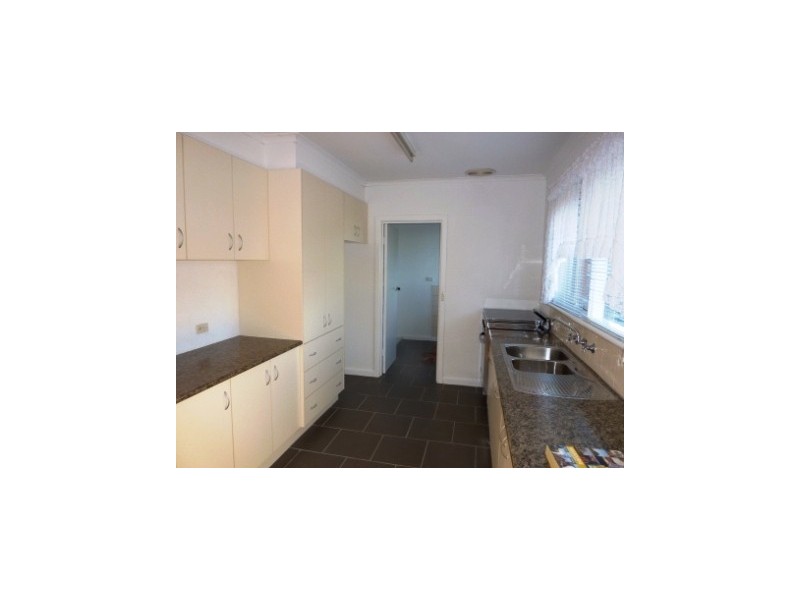 26 Charles Avenue, Hallam VIC 3803