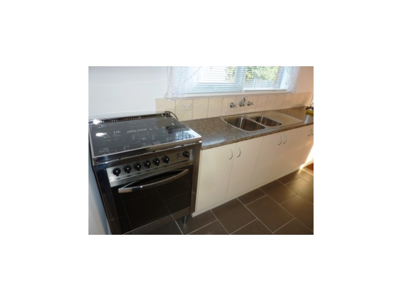 26 Charles Avenue, Hallam VIC 3803