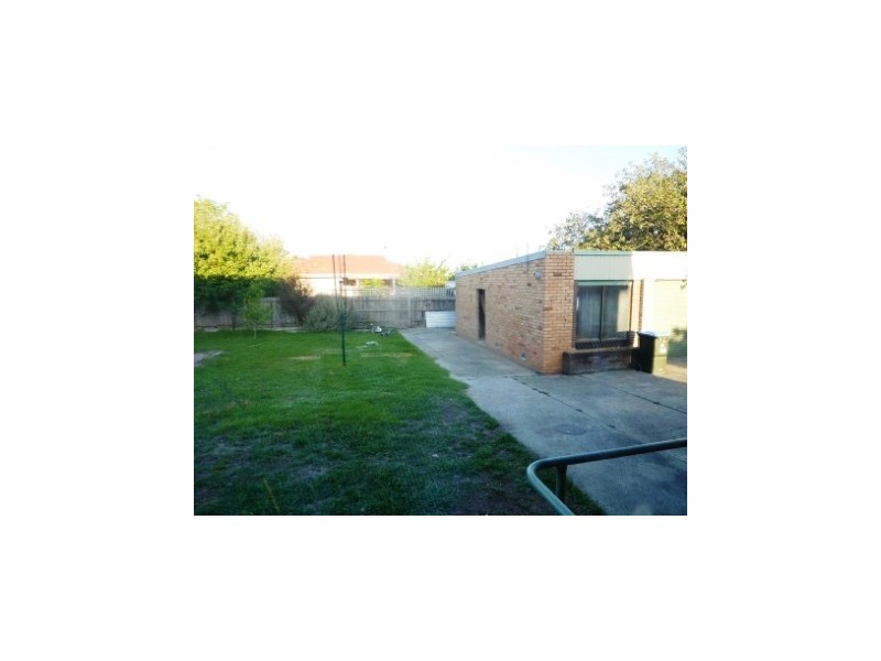26 Charles Avenue, Hallam VIC 3803