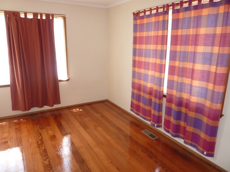 64 Forest Drive, Frankston North VIC 3200