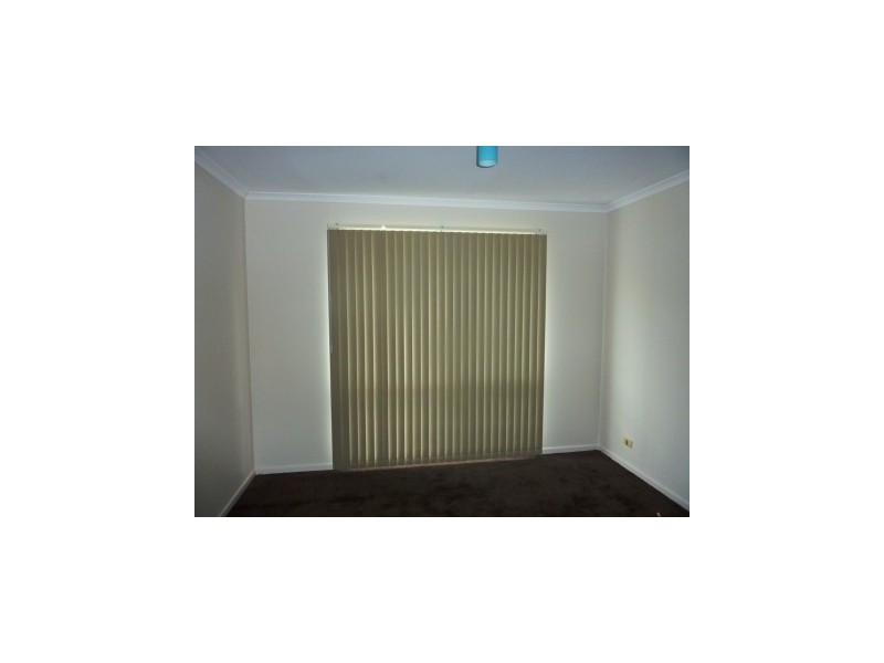 15 WEEDEN CRESCENT, Hallam VIC 3803