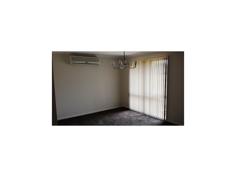 15 WEEDEN CRESCENT, Hallam VIC 3803